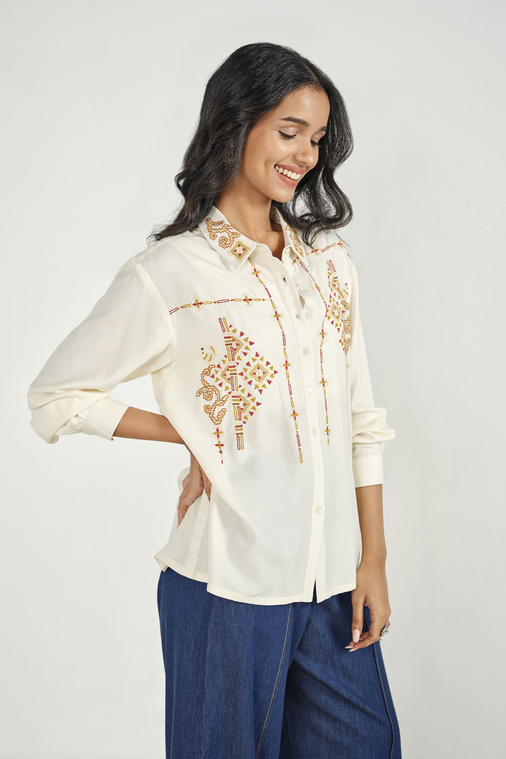 Off-White Embroidered Boxy Shirt, Off White, image 3